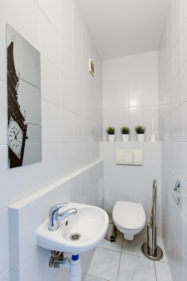 Krzywon 8 Rooms Varsovia Exterior foto